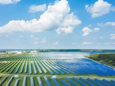 Utility-scale solar power farm
