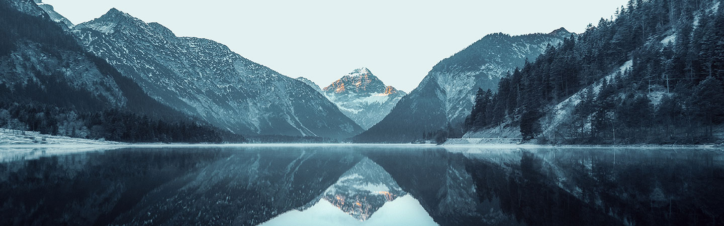 A snowy mountain