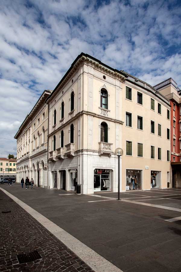 Padova Piazzetta Garzeria Property portfolio Nuveen Institutional