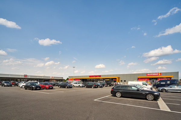 Il parcheggio del grande magazzino di Ludwigshafen