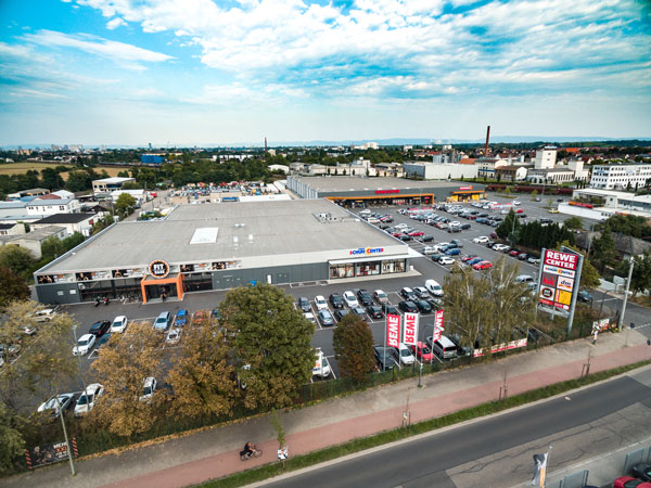 Vista aerea del grande magazzino di Ludwigshafen