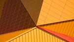 幾何学的な建物のファサード
